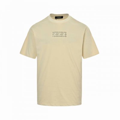 fendi 芬迪 25Ss Ff刺绣Logo短袖 采用260克精梳棉面料 全棉螺纹 面料洗水 手感柔软 透气舒适 进口万针工艺针数密度饱满 走线工整 棉质面料