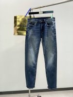 dolce&Gabbana 杜嘉班纳，2025春季最新品，官网专柜同步有售，原单狠货，超级有范儿的一款牛仔裤，定制原版水洗牛仔面料，顶级印花工艺字母图案Logo