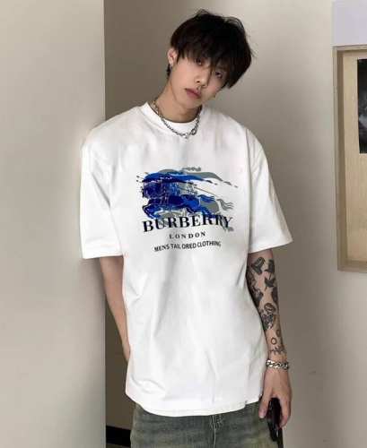 Bbr*巴宝-莉2025S新品短袖T恤，男女同款！经典战马胸前撞色层叠搭配.战马烫画.帅气时尚，简约百搭款。高克重300G纯棉面料棉.不仅挺括，保持潮流的廓形，