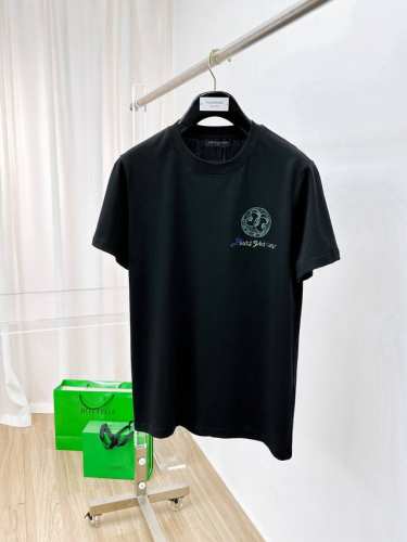 Lv 2025早春彩色手绘新款男女同款短袖T恤，！定制专属纯棉面料，定制原版工艺螺纹，胸前重工字母Logo工艺设计！简约大方，从容百搭，档次极高，完美融入时尚还