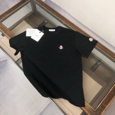 amon*Cler 蒙口 2025春夏最新款短袖T恤，男女同款定制专属纯棉面料，定制原版工艺螺纹，胸前定制Logo标点缀！简约大方，从容百搭，档次极高，完美融入