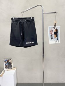 Givenchy纪梵希独家专供新款 休闲短裤 高端版本 专柜定制面料 透气舒适度高 细节无可挑剔 品牌元素设计理念 体现高品质 手感细腻柔软 呈现休闲裁剪 上身