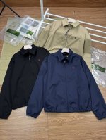 最新款拉夫劳伦夹克外套 这是一个情侣款男生女生都能驾驭永远的经典 这个面料真的和其他的不一样新款没有老款那个硬邦邦我觉得更好穿啦~最为经典的大概就是它了 100