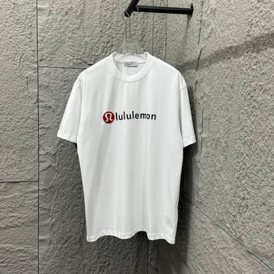 Lulu*Lemon*露露 2025春夏新款短袖T恤 经典字母 立体 植绒工艺 定制双纱平纹纯棉面料 男女同款 颜色：黑色 白色 尺码： S 90-130斤 M