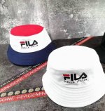 40 Fila/斐乐海外版 渔夫帽/盆帽 颜色:拼色/白色 男女通用 Ins 微博 各路潮人同款 遮阳钓鱼必备 明星网红力荐款 帽子正前方经典高密度刺绣英文Lo