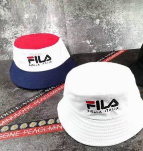 40 Fila/斐乐海外版 渔夫帽/盆帽 颜色:拼色/白色 男女通用 Ins 微博 各路潮人同款 遮阳钓鱼必备 明星网红力荐款 帽子正前方经典高密度刺绣英文Lo