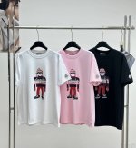 120 蒙口潮人公仔T恤 专柜最新款！ 官网上新！！ 专柜同步高品质高版本 2025最新款官网同步 龙年限定款 1:1复刻级别 随意对比 高版本 新款上架 Mo