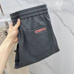 Prada 普拉达 2025爆款春夏新品休闲裤，官网同步发售，裤身极简工艺设计，进口客供辅料、面料定制，代工厂P出品免检！每个细节做到极致，原版五金配件，潮范十