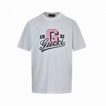 Gucci 古驰 25Ss 图案字母Logo印花短袖 在时尚界，字母图案一直以其简约而不失个性的风格深受男女消费者的喜爱。今天，我们为大家带来一款独特的字母图