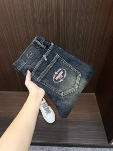 prada 普拉达 男士丹宁牛仔裤 官宣画册海报穿搭款 客供高级进口的丹宁原色面料 特选日本冈山纯正13Oz 盎司牛仔布料 重磅环保植物酵素水洗工艺 肌理有着淡