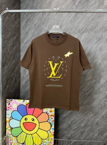 款号 G133 lv钻石航线大标印花烫钻圆领短袖 louisvuitton官网Zp同步新款T恤 面料采用32支双纱280克高克重纯棉面料 同缸定织定染原版同色螺