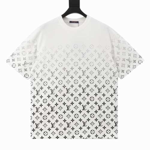 Louis Vuitton 路易威登 满印下幅渐变字母印花T恤 定制280G纯棉精梳面料 透气舒适易清洗 数码印花工艺 老花字母Logo元素看起来非常高级感 超