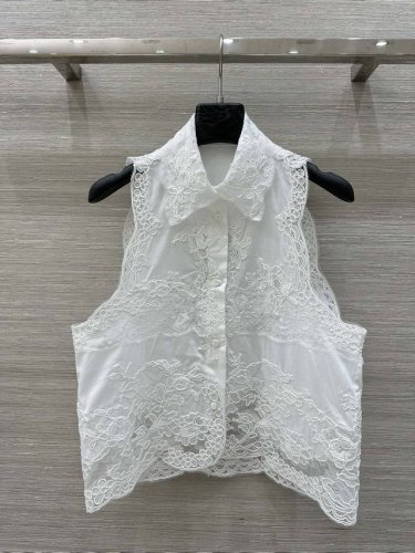 Yb开 独家首发 原单品质 蕾丝大王 Es* 春夏新品 抢先首发 认准我家高品质 超重磅手工蕾丝贴花 浪漫立体剪花刺绣背心衬衫 时髦修身版型 原版重工艺定制纯手