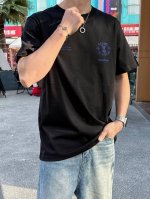 LV25Ss春夏新款平纹针织棉布圆领短Tee，男女同款蓝色植绒涂鸦印花休闲套头短袖T恤衫！贸易公司渠道稀出，同步官网发售！在万众瞩目的2025年V家秀场上，一款