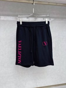 华伦天奴 2025夏季新款男士休闲短裤，高级定制面料透气面料 透气弹力舒适度极高，细节无可挑剔，顶级辅料配备，原版Logo设计理念，手感细腻柔软！上身版型超赞！