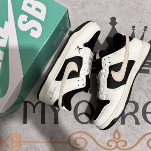 Sb 白黑 尺码36-44 男女码现货