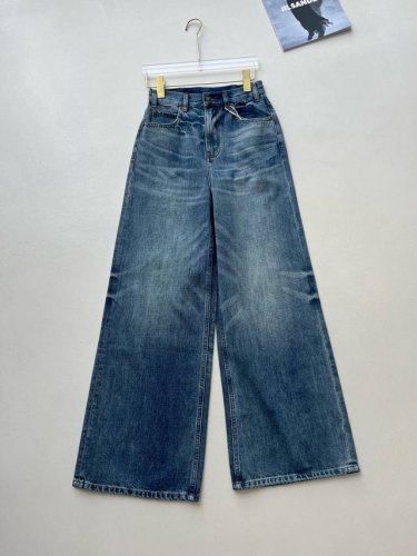 celine* 赛琳复古水洗牛仔裤 甄选土耳其进口牛仔布料 配套面料认证吊牌 100精梳耳其长绒棉，面料织密度高，柔软细腻颜色鲜艳饱满，触感柔软贴合肌肤，即便是
