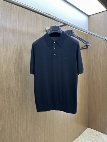 新品 Bc高端品质 25Ss官网最新男士高端品P#Ada标识刺绣细节针织翻领Polo 羊毛混纺面料质感很好，A60穿着舒适亲肤， 颜色:黑色 浅蓝色 尺码:S-
