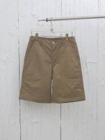 lv* 路易2025Ss 春夏新款棉布混纺工装短裤 定制卡其色细纹面料，正面斜插大口袋 下方长条形字母刺绣章仔，后面纽扣工装口袋设计，直筒版型设计 不挑人穿 S