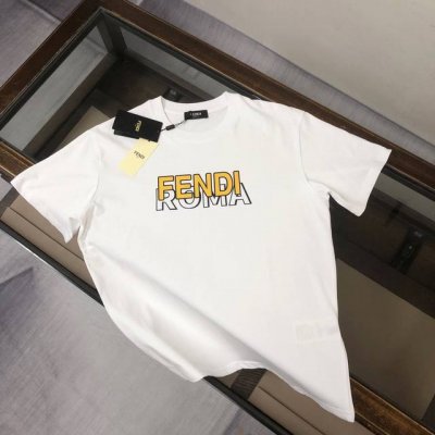 款号:F001 Fendi 芬迪 夏季新款圆领短袖T恤！ 260G双纱纯棉短袖，配套320G纯棉罗纹 手感质感都极完美！修身裁剪设计干净利落！ 时尚又好看！走线