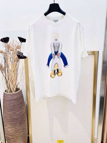 Size：S M L Xl 宽松版型 男女同款 197646252081 Lo*We 罗*威 直喷印花后背刺绣棉质宽松版型 T 恤轻盈棉质平纹针织 T 恤，正面