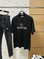 蒙口单穿打底都是首选 高定面料纯棉面料！2025春夏新品短袖时尚经典圆领短袖时尚单品设计，更加时尚舒适，高标准定制，上身非常有型，胸前品牌经典Logo 图案 客
