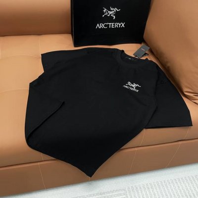 重磅洗水高版本 鸟25Ss早春新款 立体字母刺绣Logo短袖圆领T恤 男女同款 轻奢高级，百搭又显瘦 320克重磅高克重洗水面料 男女都可轻松驾驭！ 品质精细程