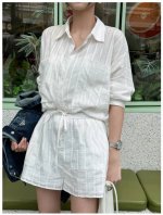 高级休闲~极简风 月下山茶花 夏季新款时尚休闲收腰连体裤 版型和面料搭配 自带气质膏级感 干干净净的 简简单单的 老钱风 整个版型带一点工装风 穿上身之后她是略