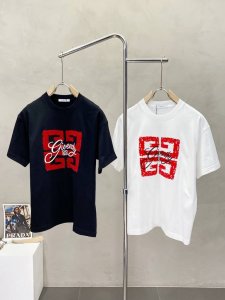 givenchy纪梵希独家专供新款原单男士休闲短袖 高端定制 高版本 时尚百搭爆款进口面料 手感超柔软细腻 穿着亲肤舒适 高端精品 代工厂P精细做工 上身非常赞