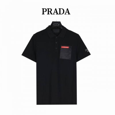 prada 普拉达 24Ss 假口袋硅胶饰条polo短袖 胸前经典红色皮标字母Logo，以及假口袋细节，典型精准的英式版型裁剪，各年龄段均可驾驭，满足任何日常生