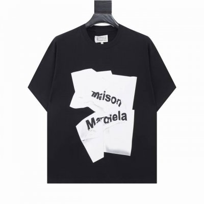 高版本Maisonmargiela 马吉拉 褶皱报纸印花短袖，男女同款。 满满的高级感 性价比超高 手感超级柔软、细腻、柔软和不起球且不变形 G纯棉品质，后领标
