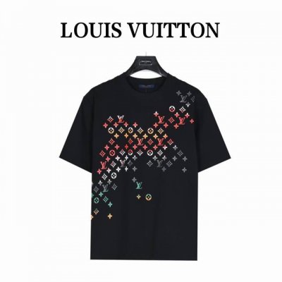 Louisvuitton 路易威登 满印老花渐变数码印花短袖T恤 定织定染260克进口原版面料,搭配32支1×1棉盖丝罗纹 专柜7150元购入，也是当季主线元素