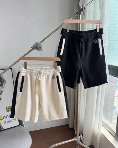 顶级复刻 区别通货 2025新款Loewe罗意威刺绣字母Logo绣花休闲情侣拼色织带五分短裤 采用重磅透气层原版面料，质感一流，作为当下超火的品牌，没有夸张的设