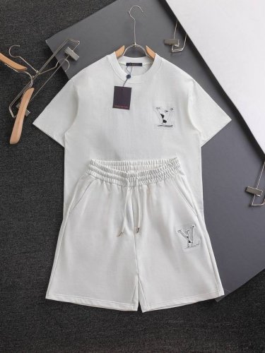 Louis Vuitton 路易威登 1V 驴家 微宽版型S-Xl 套装 lv 25Ss专柜同步上架 经典款 前后幅切割圆形撞色字母刺绣Logo+短裤 后开袋