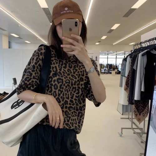 no Name上新 25Ab小众设计-美式复古做旧豹纹印花圆领宽松套头短袖T恤。码数Sml