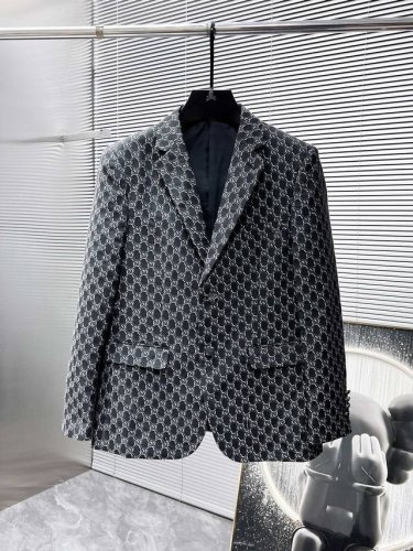 古奇 Gucci 2025Ss春秋新款 西装 西服 ，高端版本！专柜定制面料 透气舒适度高，细节无可挑剔，品牌元素设计理念，体现高品质。手感细腻柔软！呈现休闲裁