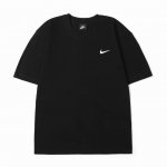 Nike耐克立体印花棉质短袖T恤 定制主标 辅料 水洗齐全 甄选250克32支紧密纺双纱纯棉面料 质感厚实但是透气性良好 整件衣服垂坠感非常好 落肩的版型不挑人
