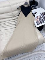 25年新款独家首发 假两件吊带背心连衣裙，简约时尚，彰显女性优雅魅力！拼色假吊带背心设计搭配直筒版型 不挑身材穿搭，细节尽显品质百搭 夏天必备单品Sml