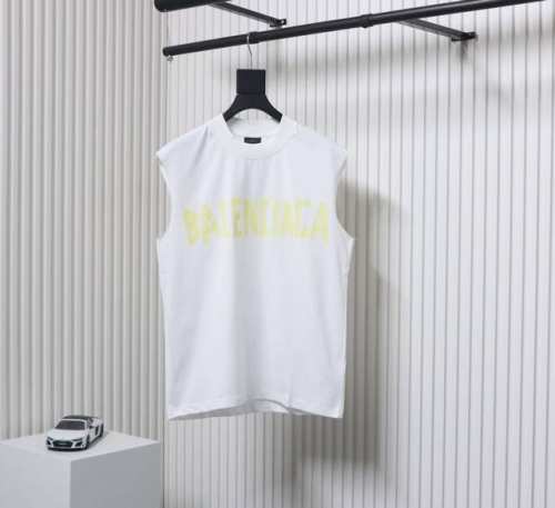 Balenciaga 巴黎世家复古字母坎肩背心 采用32支双纱 260克重面料 进口针织针梳棉进行制作，厚度适中，有垂感又有轮廓型，上身就是一个舒适！！对微胖身