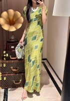 夏款上新泡泡袖斜裁真丝双绉印花连衣裙。码数S-Xxl