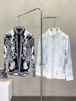 versace范思哲独家专供新款男士休闲衬衫 高端定制 高端版本 时尚百搭爆款进口面料 手感超柔软细腻 穿着亲肤舒适 高端精品 代工厂P精细做工 上身非常赞 男
