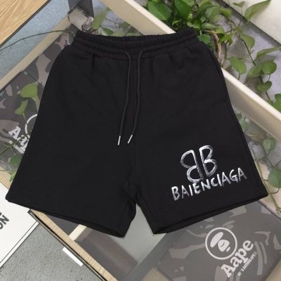 高版本 新款Balenciaga巴黎世家涂鸦双B字母图案Logo印花休闲情侣毛圈五分短裤，采用360G重大毛圈面料，质感一流，作为当下超火的品牌，没有夸张的设计