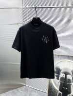 路易威登 Lv 新款 圆领 短袖 T恤 体恤 半袖 ，高端版本！专柜定制面料 透气舒适度高，细节无可挑剔，品牌元素设计理念，体现高品质。手感细腻柔软！呈现休闲裁