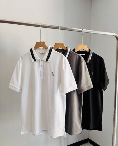 0545 Hazzys哈吉斯男装2025夏季新款休闲三粒扣撞色领polo上衣短袖T恤 核心卖点 ①撞色领设计 三粒扣罗纹领口采用对比色拼接，强化视觉层次感，适配