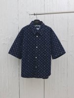 LV* 路易25Ss春夏新款重工款提花牛仔短袖外套 采用深蓝色洗水牛仔面料，定制白珠刻字纽扣 全新设计辅料纽扣细节，直筒剪裁版型设计 满身经典品牌Logo提花效