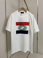 gucci2025新款双G镜像Logo圆领T恤 立体硅胶字母高级穿搭 双层螺纹领口 肩部通肩压条 280克纯棉面料舒适透气 黑白双色 男女同款 码数S-Xxl
