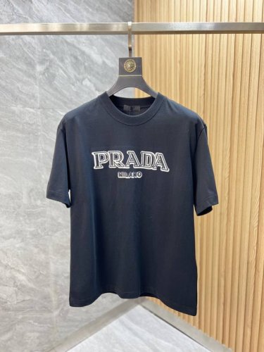 prada 普拉达 2025年春夏新品上新 三标齐全 纯棉圆领短袖T恤 好货不用过多介绍 看细节 专柜码数：Xs-Xl 175 140建议S