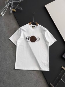 versac* 2025最新款短袖T恤，独家240克重磅打造、休闲时尚的尚佳之选。亲肤性极佳。尺码：M-4Xl标准版型
