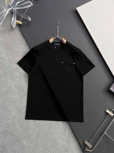 LV*、绝佳高品质进口牛奶丝T恤，渠道正品进口，定制丝光、特级面料，亲肤性绝佳，细节极致完美，上身效果修身贴肤，最时尚的人才敢挑战。尺码：M-3Xl