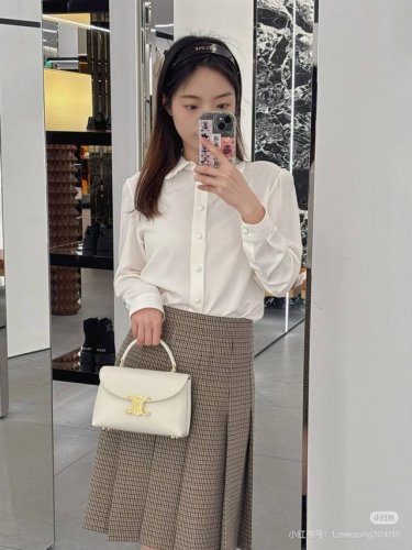 Celin*25Ss早春新品 花边领白色长袖衬衫 原版开发 高版出品！真丝材质 白富美高级感必入单品！无需太刻意就自带来的温柔与优雅 日常时髦通勤百搭不挑人！做